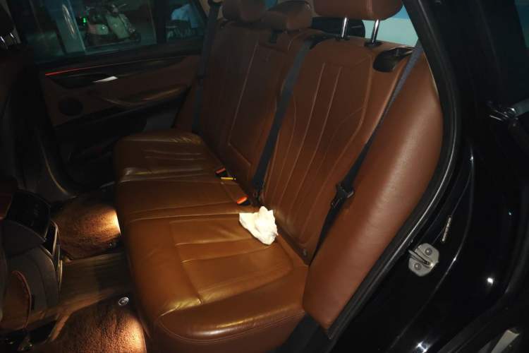 Used BMW X5  Left Rear Seat