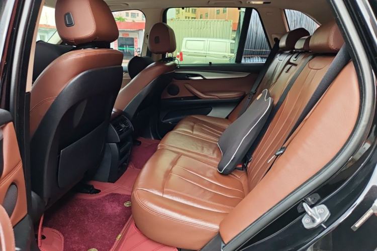 Used BMW X5 2015 xDrive35i Middle East version Left Rear Seat