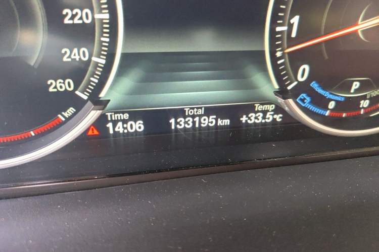 Used BMW X5 2015 xDrive35i Middle East version Odometer Close Up
