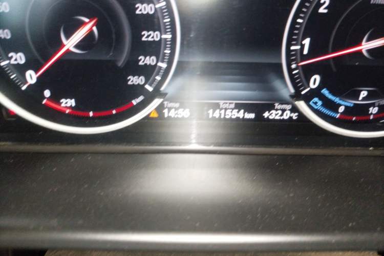 Used BMW X5  Odometer Close Up
