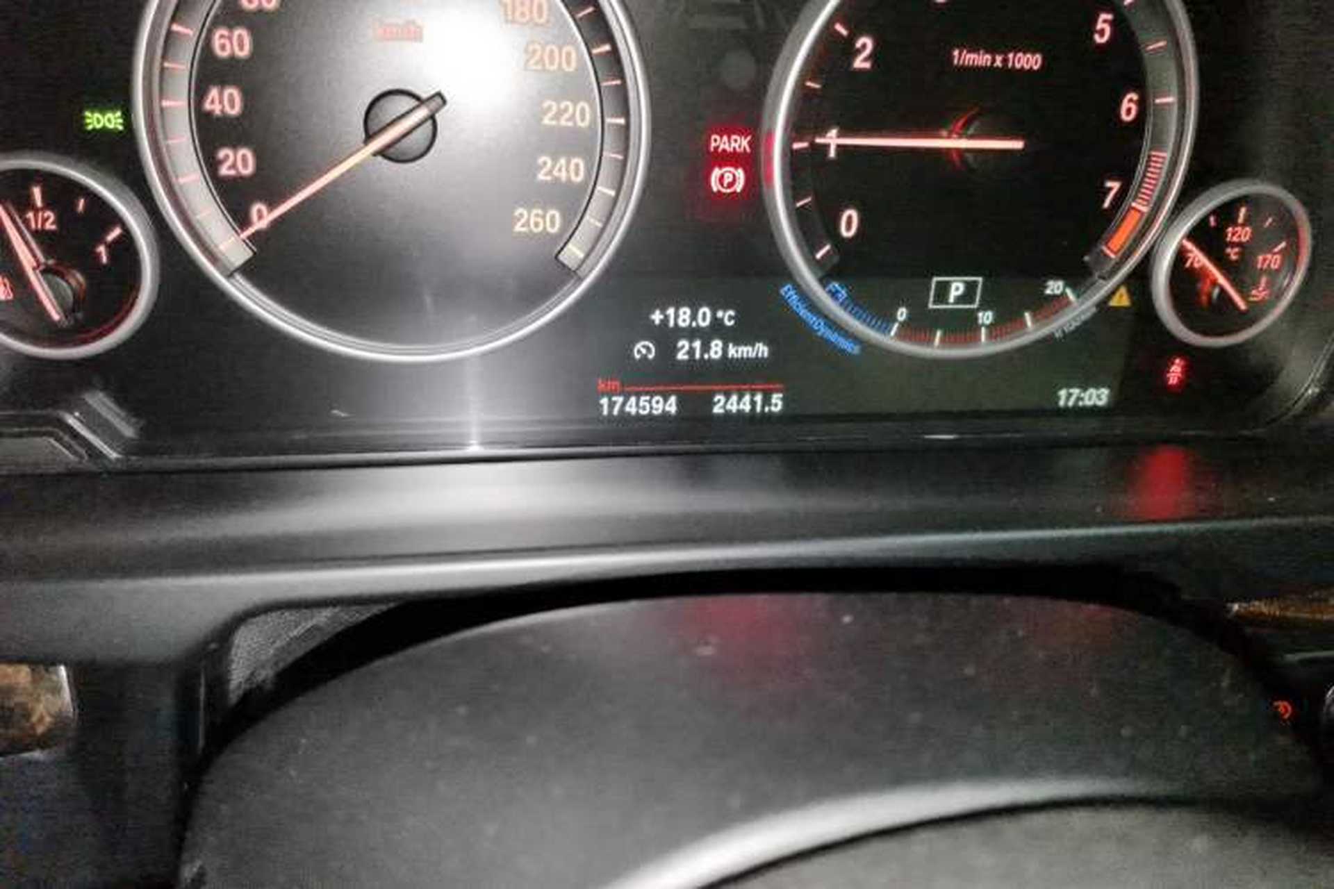 Used BMW X5 2015 xDrive28i Odometer Close Up