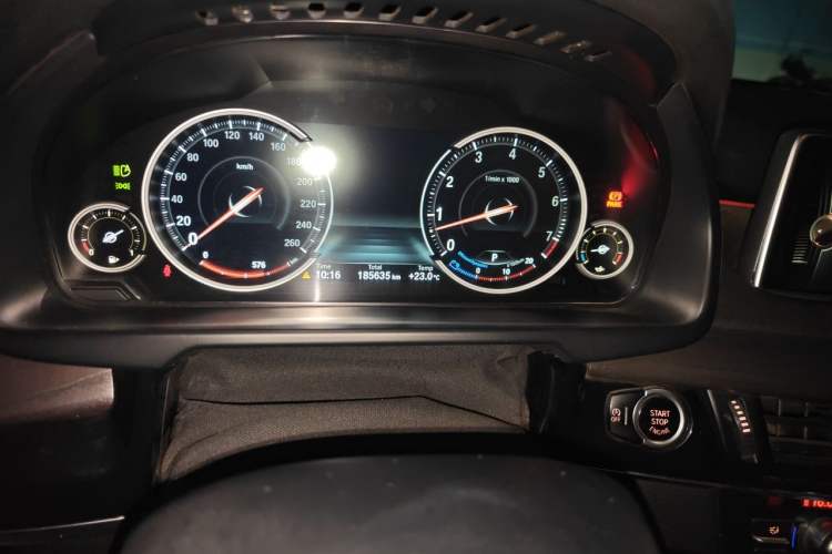 Used BMW X5  Odometer Close Up