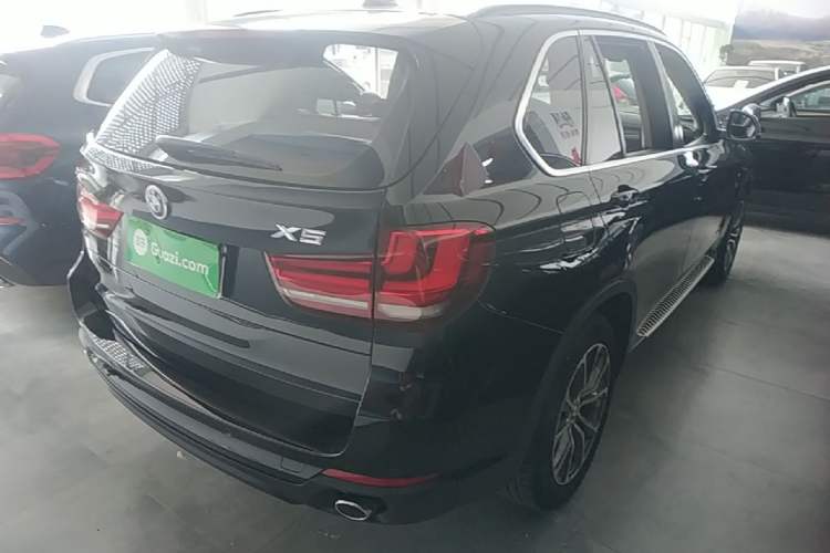 Used BMW X5 2015 xDrive28i Rear Right 45 Deg