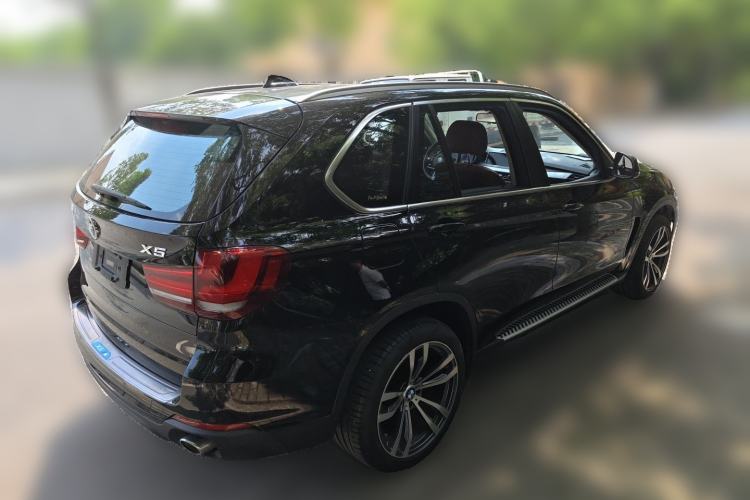 Used BMW X5 2015 xDrive35i Middle East version Rear Right 45 Deg