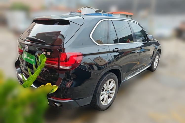 Used BMW X5 2015 xDrive35i Middle East version Rear Right 45 Deg
