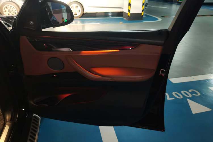 Used BMW X5 2015 xDrive35i U.S. specification Right Front Door Interior