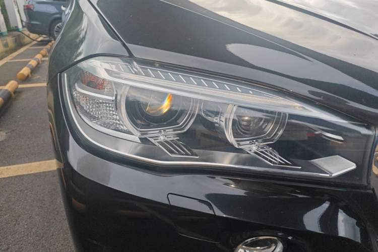 Used BMW X5 2015 xDrive28i Right Front Headlight