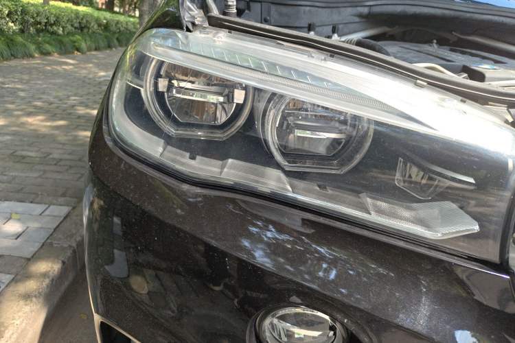 Used BMW X5 2015 xDrive35i Middle East version Right Front Headlight