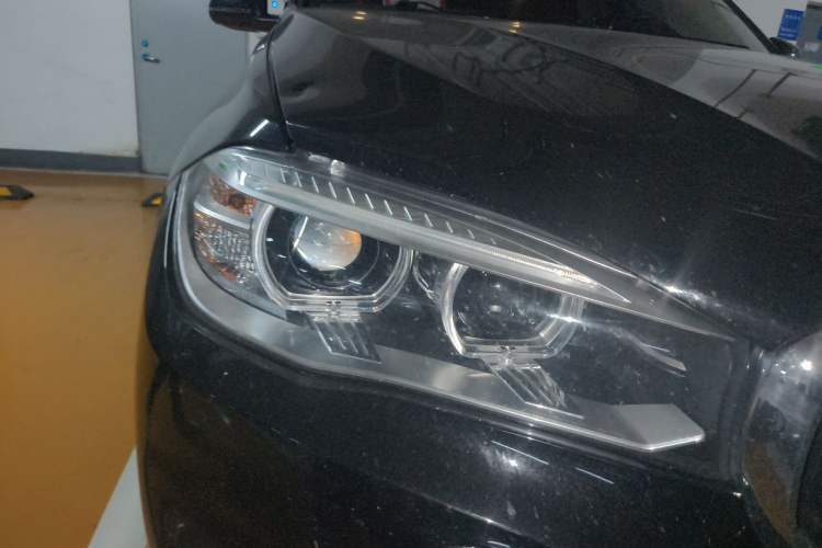 Used BMW X5  Right Front Headlight
