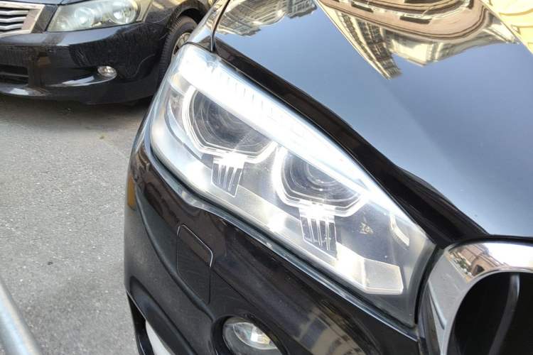 Used BMW X5 2015 xDrive28i Right Front Headlight