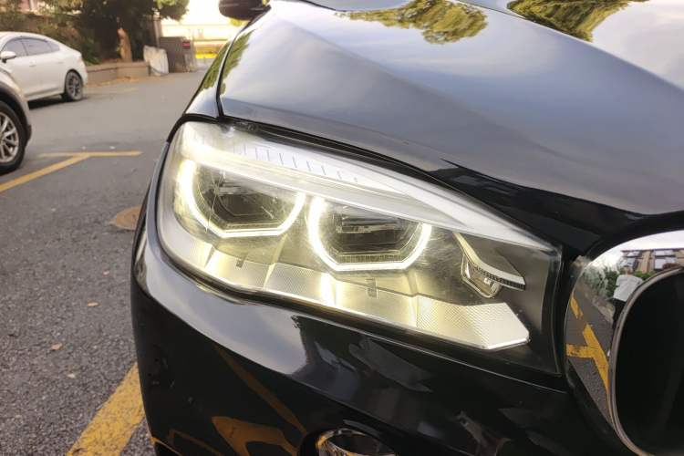 Used BMW X5 2015 xDrive35i Middle East version Right Front Headlight