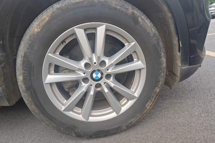 Used BMW X5 2015 xDrive28i Right Front Wheel Hub
