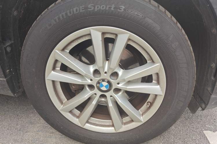 Used BMW X5 2015 xDrive35i Middle East version Right Front Wheel Hub