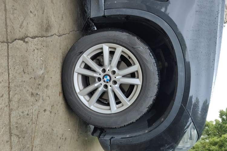 Used BMW X5 2015 xDrive28i Right Front Wheel Hub