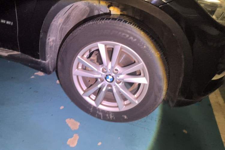Used BMW X5 2015 xDrive28i Right Front Wheel Hub