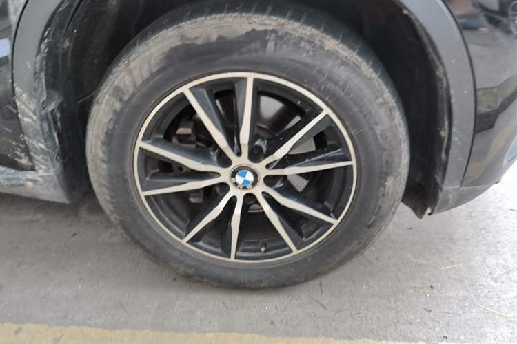 Used BMW X5 2015 xDrive28i Right Front Wheel Hub