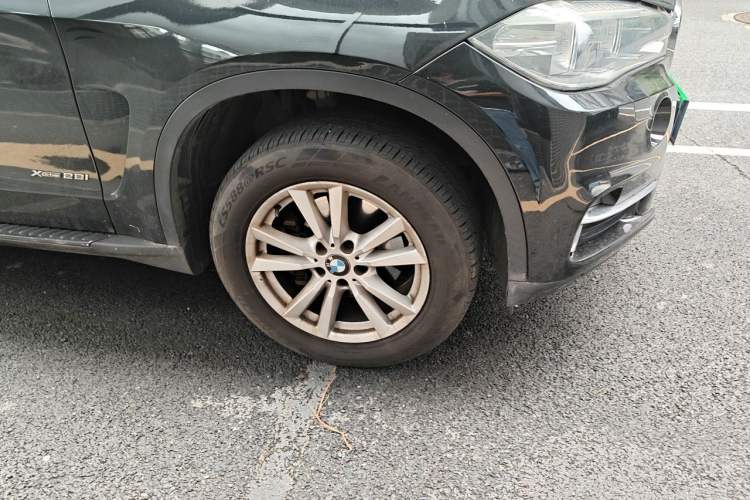 Used BMW X5 2015 xDrive28i Right Front Wheel Hub