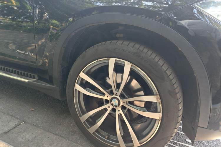 Used BMW X5 2015 xDrive35i Middle East version Right Front Wheel Hub