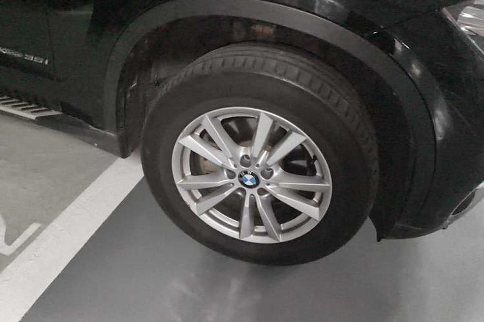 Used BMW X5 2015 xDrive28i Right Front Wheel Hub