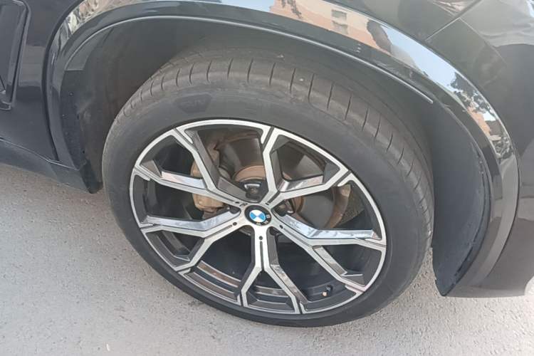 Used BMW X5 2015 xDrive28i Right Front Wheel Hub