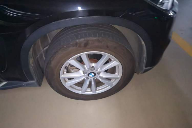 Used BMW X5 2015 xDrive28i Right Front Wheel Hub