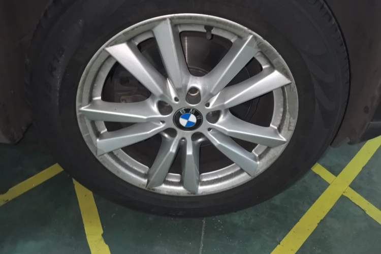 Used BMW X5 2015 xDrive28i Right Front Wheel Hub