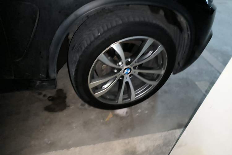 Used BMW X5 2015 xDrive35i U.S. specification Right Front Wheel Hub