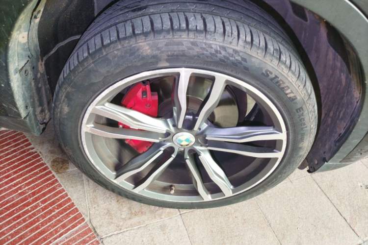 Used BMW X5  Right Front Wheel Hub