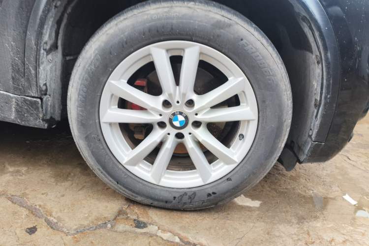 Used BMW X5 2015 xDrive28i Right Front Wheel Hub