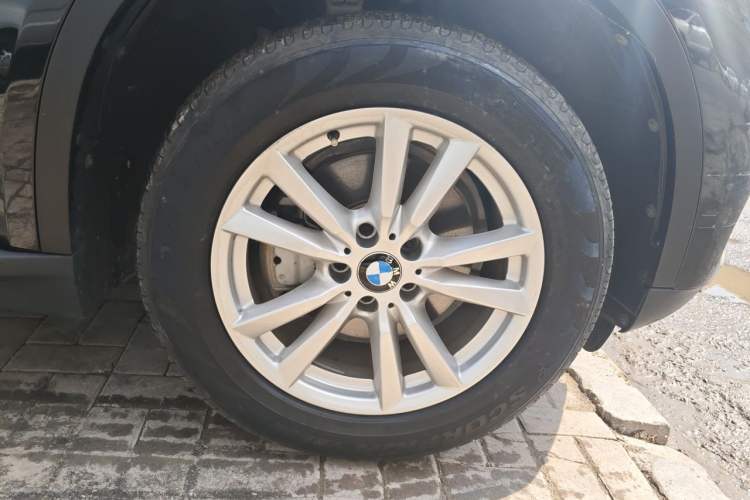Used BMW X5 2015 xDrive28i Right Front Wheel Hub