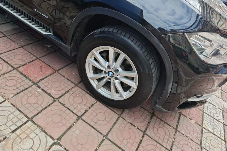 Used BMW X5 2015 xDrive28i Right Front Wheel Hub