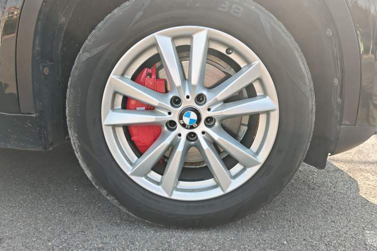 Used BMW X5 2015 xDrive28i Right Front Wheel Hub