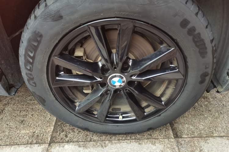 Used BMW X5 2015 xDrive28i Right Front Wheel Hub