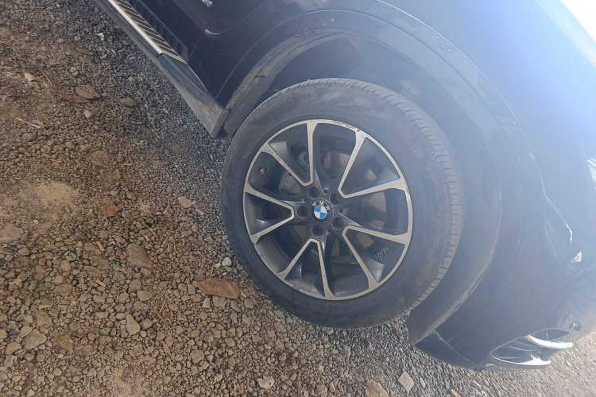 Used BMW X5  Right Front Wheel Hub