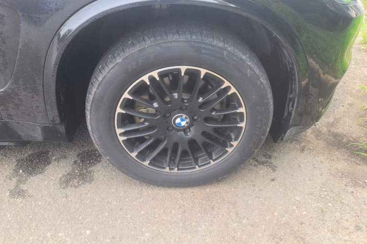 Used BMW X5 2015 xDrive28i Right Front Wheel Hub