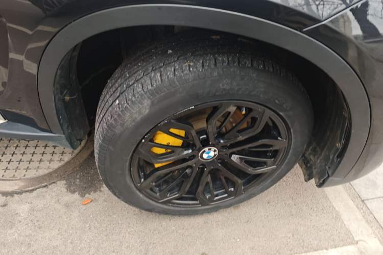 Used BMW X5 2015 xDrive28i Right Front Wheel Hub