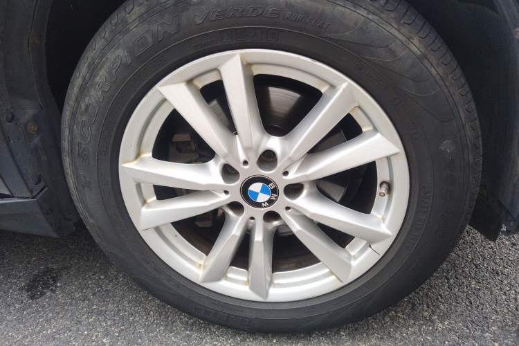 Used BMW X5 2015 xDrive28i Right Front Wheel Hub