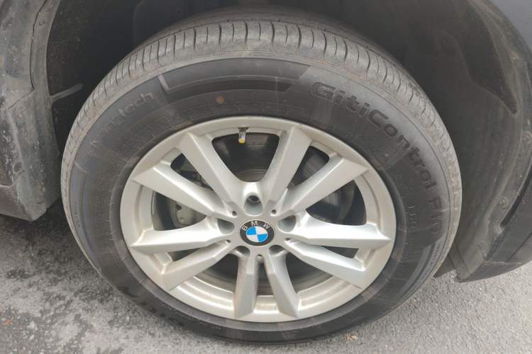 Used BMW X5 2015 xDrive28i Right Front Wheel Hub