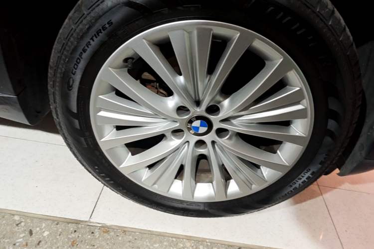 Used BMW X5 2015 xDrive35i China Limited Edition Right Front Wheel Hub