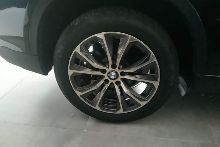 Used BMW X5 2015 xDrive28i Right Rear Wheel Hub
