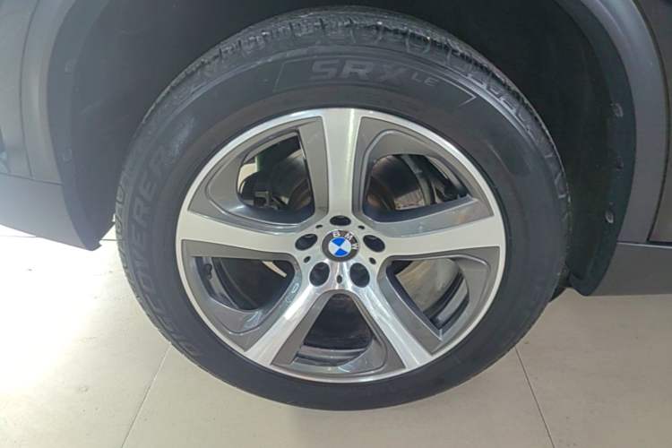 Used BMW X5 2015 xDrive35i U.S. specification Right Rear Wheel Hub