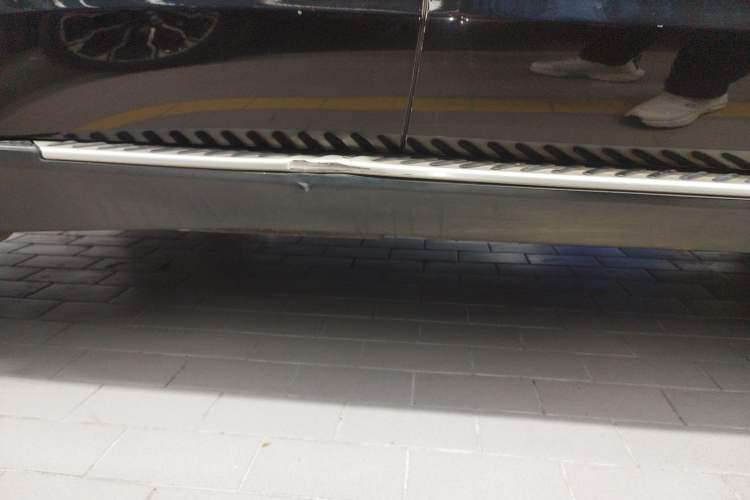 Used BMW X5 2015 xDrive28i Right Side Sill