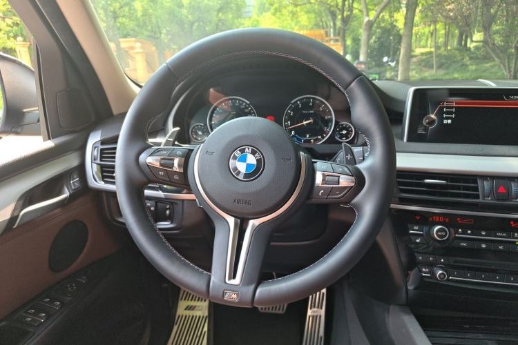 Used BMW X5 2015 xDrive35i Middle East version Steering Wheel