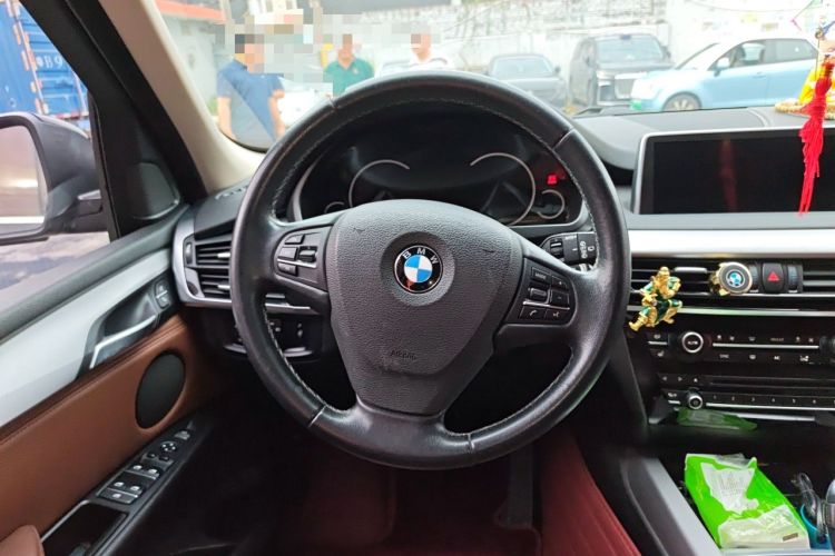 Used BMW X5 2015 xDrive35i Middle East version Steering Wheel