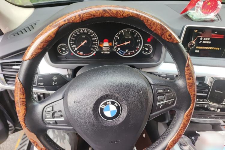 Used BMW X5 2015 xDrive35i Middle East version Steering Wheel