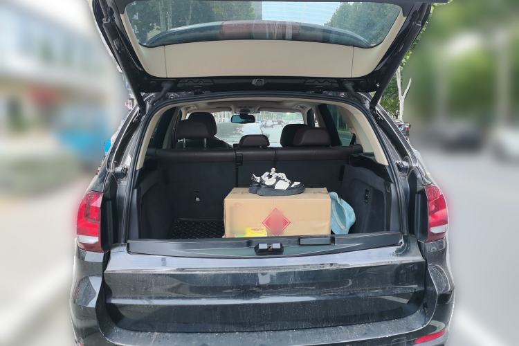 Used BMW X5 2015 xDrive28i Trunk