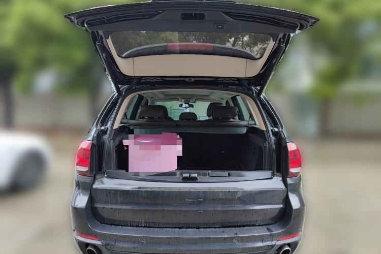 Used BMW X5 2015 xDrive28i Trunk
