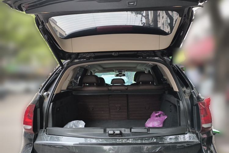Used BMW X5 2015 xDrive28i Trunk