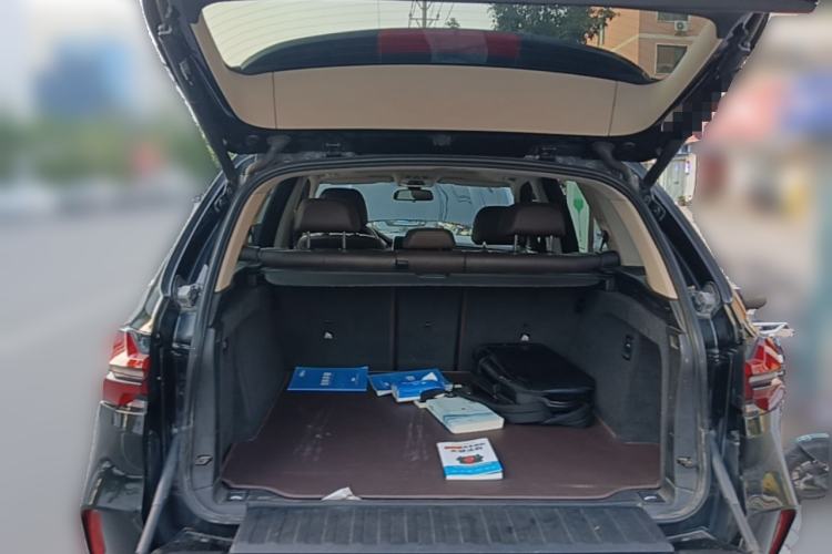 Used BMW X5 2015 xDrive28i Trunk