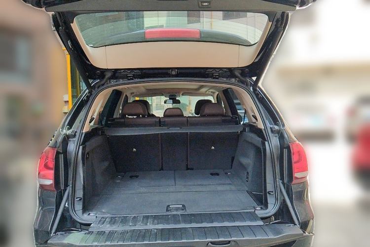 Used BMW X5  Trunk